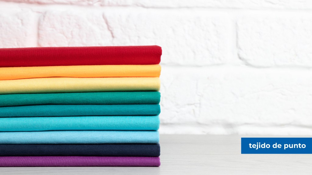 Muestras de tejido de punto en colores variados ofrecidas por Perutex para confección